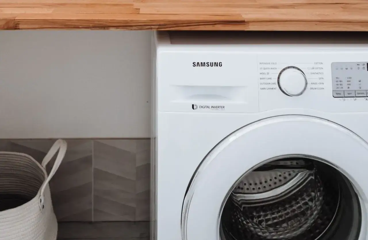 Czym jest inwerter w pralce i dlaczego warto go wybrać? Zalety i wady