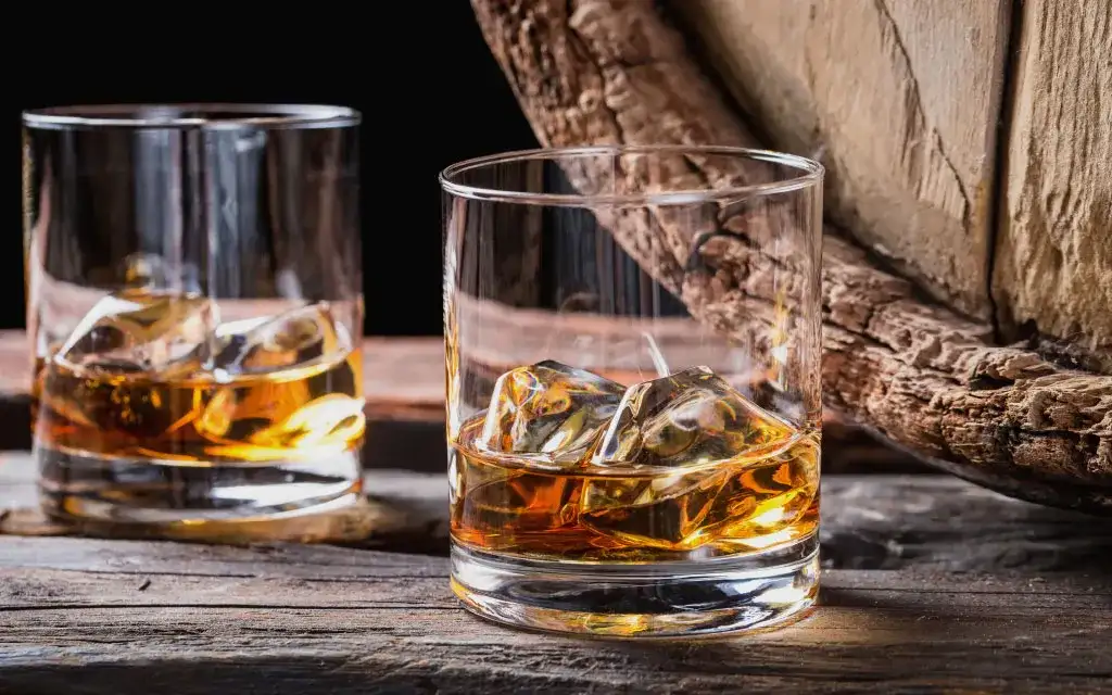 Brandy czy whisky – co wybrać? Różnice, smaki i zastosowania
