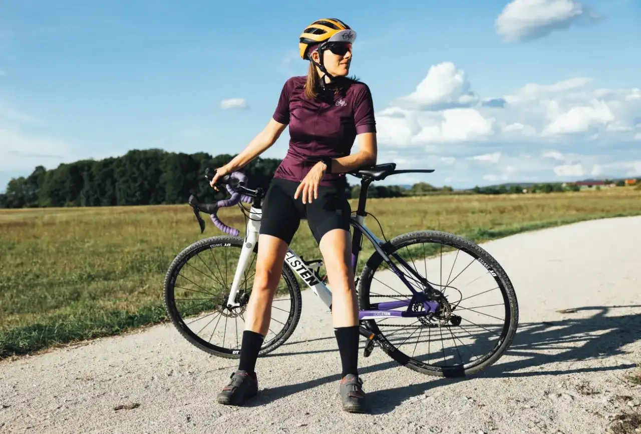 Jak wybrać idealny rower crossowy damski? Kluczowe cechy i modele.