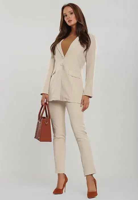 Jak się ubrać na chrzest jako matka: 10 porad na elegancki look