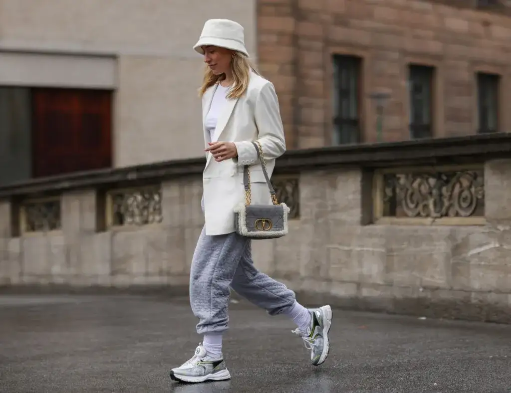 Jakie buty do szarych spodni? 10 stylowych propozycji na każdą okazję