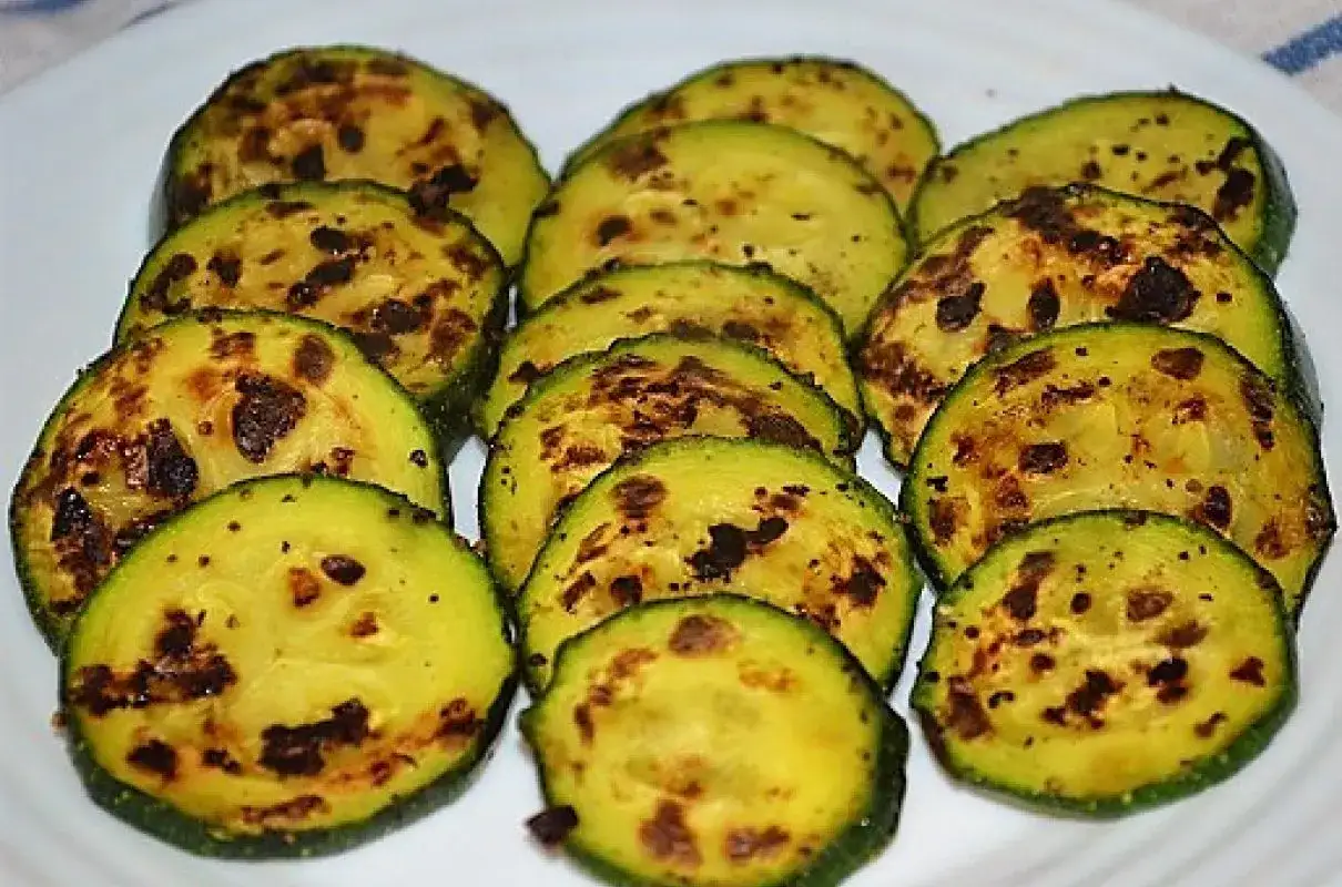 Jak zrobić cukinię na patelni: prosty sposób na pyszny obiad w 15 minut