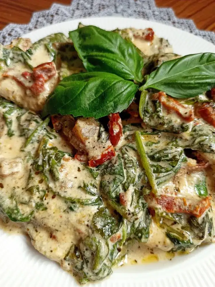 5 pysznych sosów do piersi z kurczaka - przepisy i porady