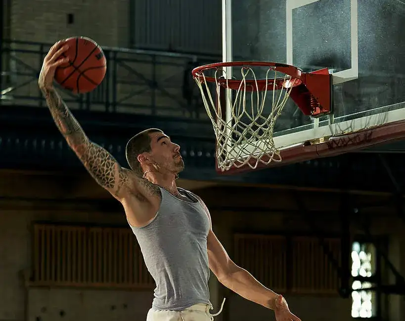 Najlepsze filmy o koszykówce na Netflixie – ranking i recenzje