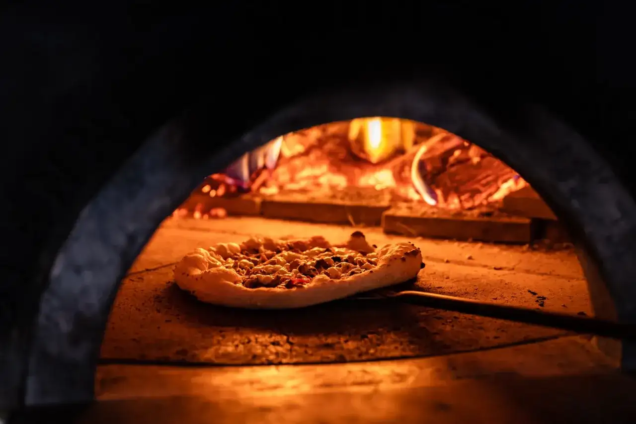 Jak zbudować piec do pizzy na drewno? Podpowiadamy