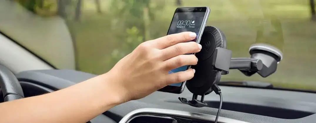 Jaki uchwyt na telefon do samochodu wybrać: 5 najważniejszych kryteriów