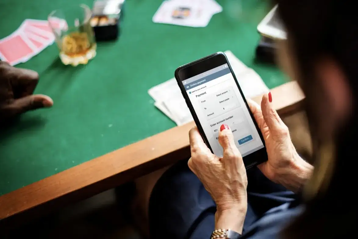 Wyjaśnienie trybu demonstracyjnego i gry na prawdziwe pieniądze