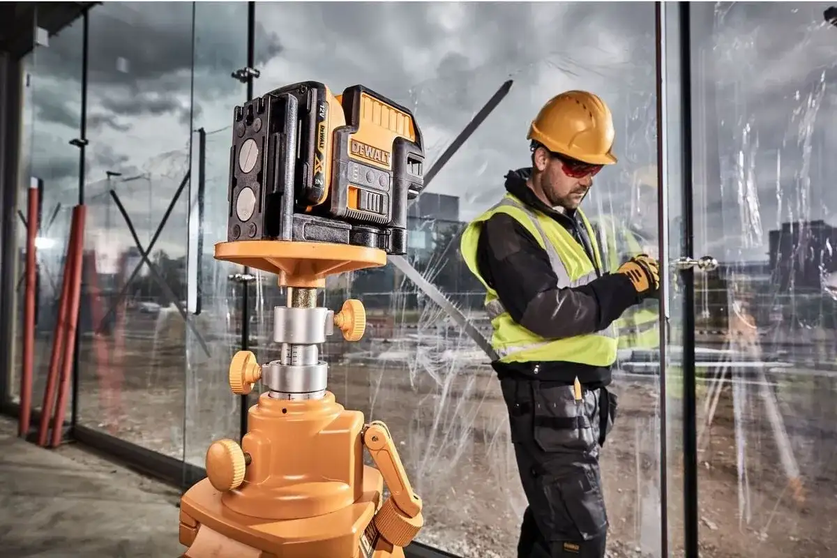 Najlepsza poziomica laserowa na zewnątrz - uniknij błędów przy wyborze