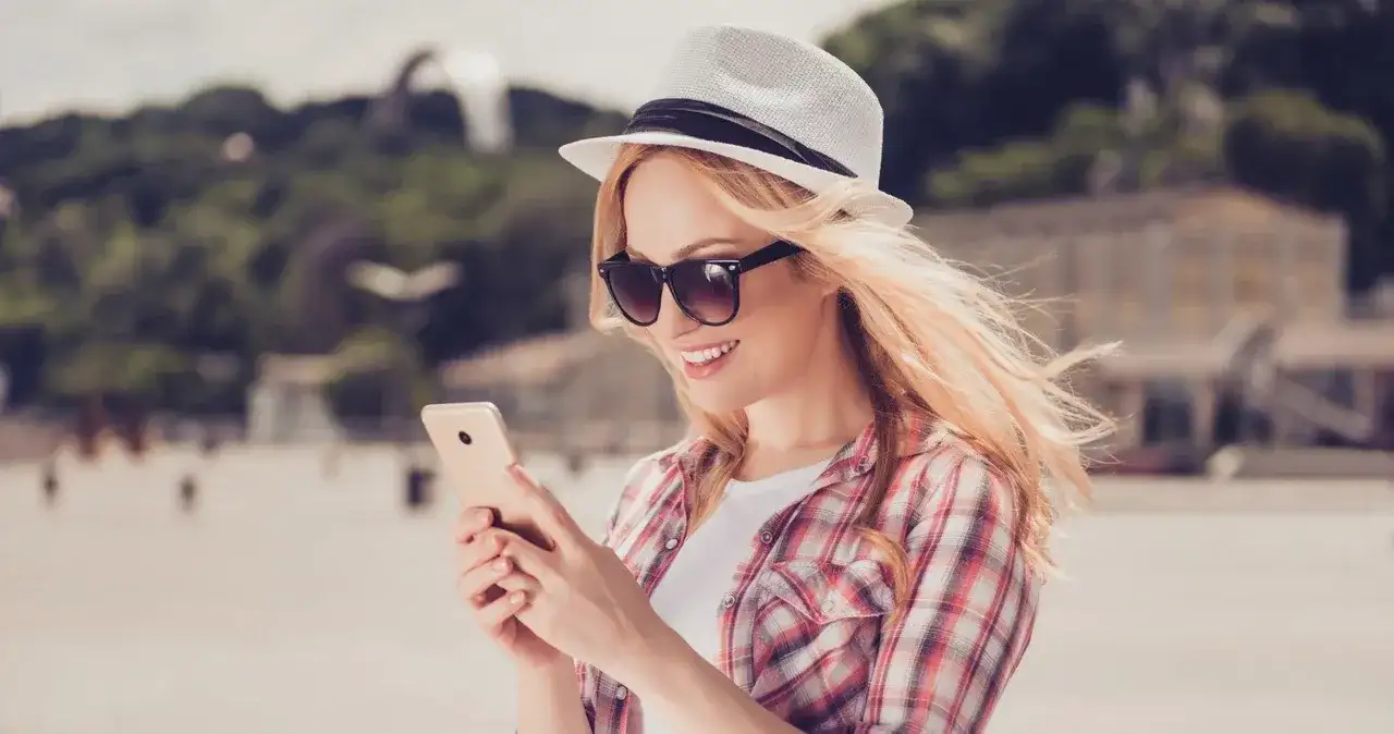 Ile internetu w roamingu Plus na kartę? Sprawdź dostępne pakiety