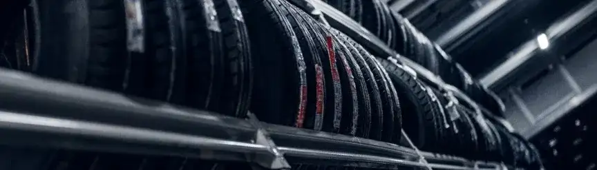 ¿De qué está hecho un neumático? Materiales sorprendentes y sus funciones