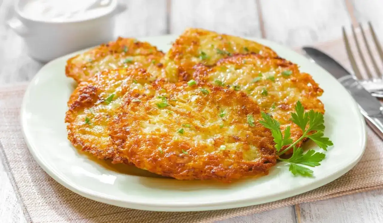 Sekretne triki, które uratują twoje placki ziemniaczane przed brzydkim ciemnieniem