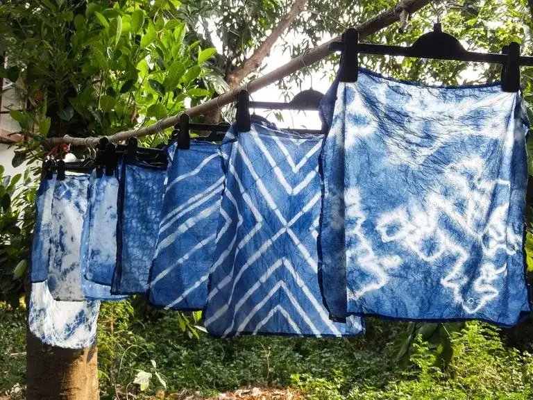 Jak farbować ubrania w domu: proste metody i cenne wskazówki