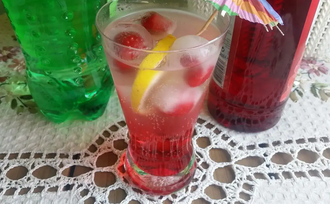 Najlepsze drinki z grenadiną i sprite, które zaskoczą Twoich gości