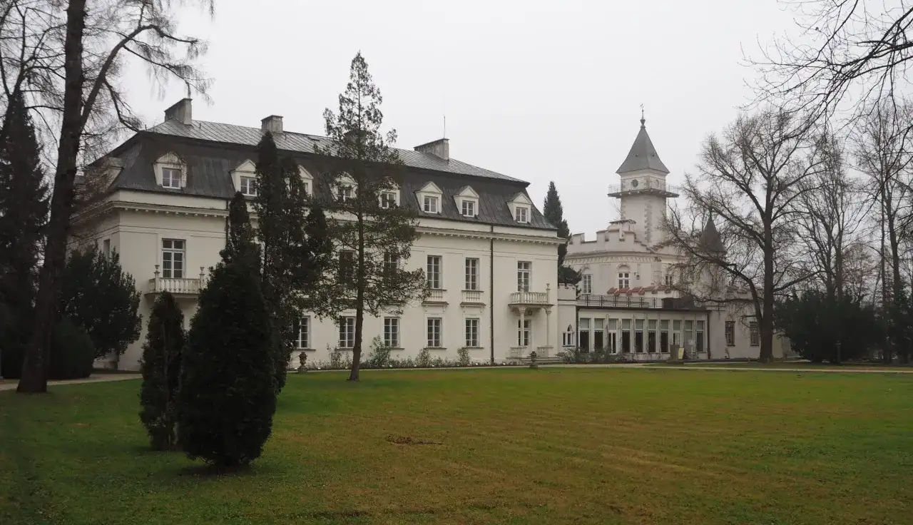 Pałac w Radziejowicach zwiedzanie: Czas i ceny biletów, atrakcje