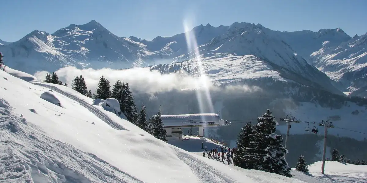 Najlepsze miejsca na narty w Alpach - gdzie jeździć i co wybrać