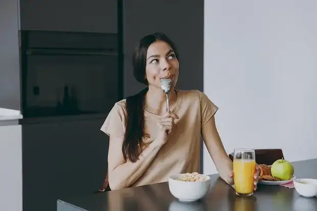 Dlaczego owsianka jest zdrowa: 7 korzyści dla Twojego organizmu i zdrowia