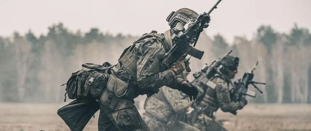 Ile trwa służba wojskowa? Odkryj, co musisz wiedzieć o czasie trwania