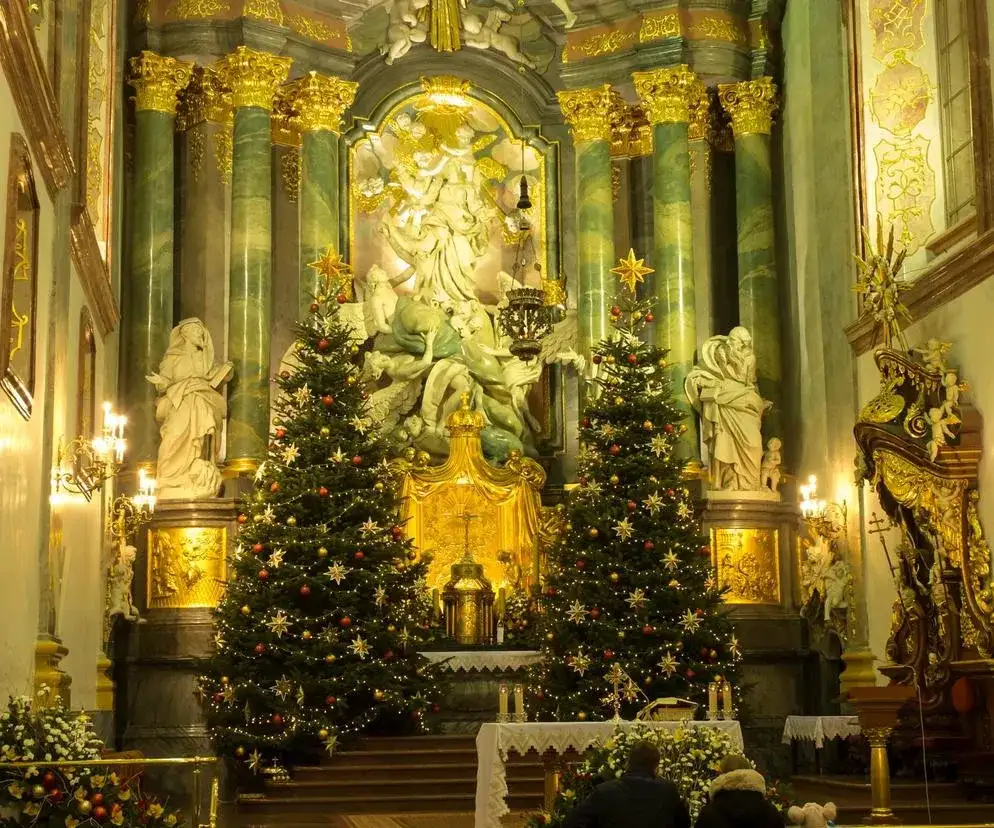 Czy w Nowy Rok rzeczywiście trzeba iść do kościoła? Oto odpowiedzi.