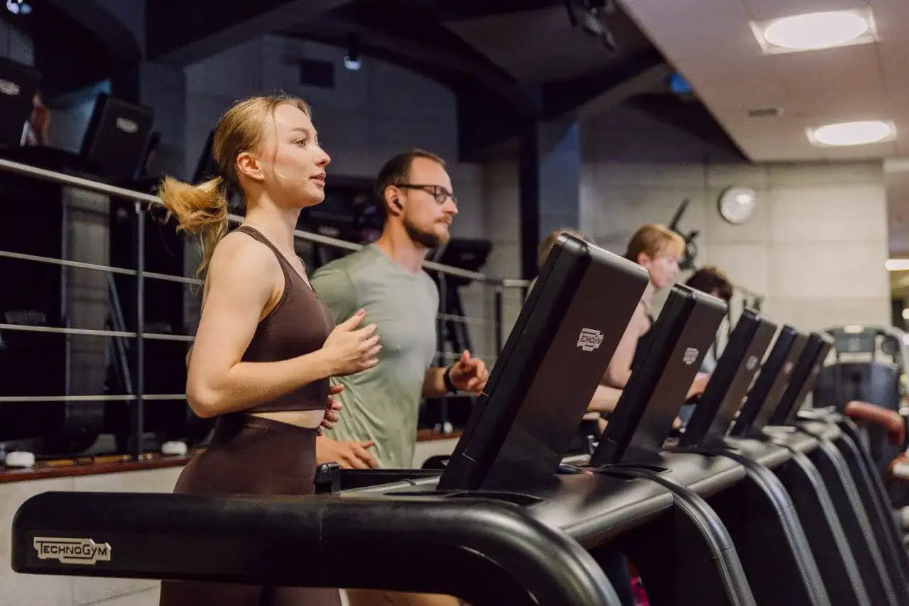 Najlepsze kluby squash w Krakowie – graj i trenuj z pasją