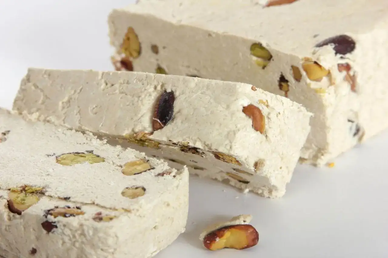 Czy chałwa jest zdrowa dla Twojej diety: Poznaj fakty i mity o tym słodyku