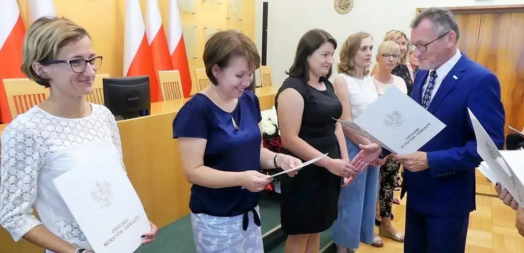 Jak zostać nauczycielem dyplomowanym: proces awansu krok po kroku