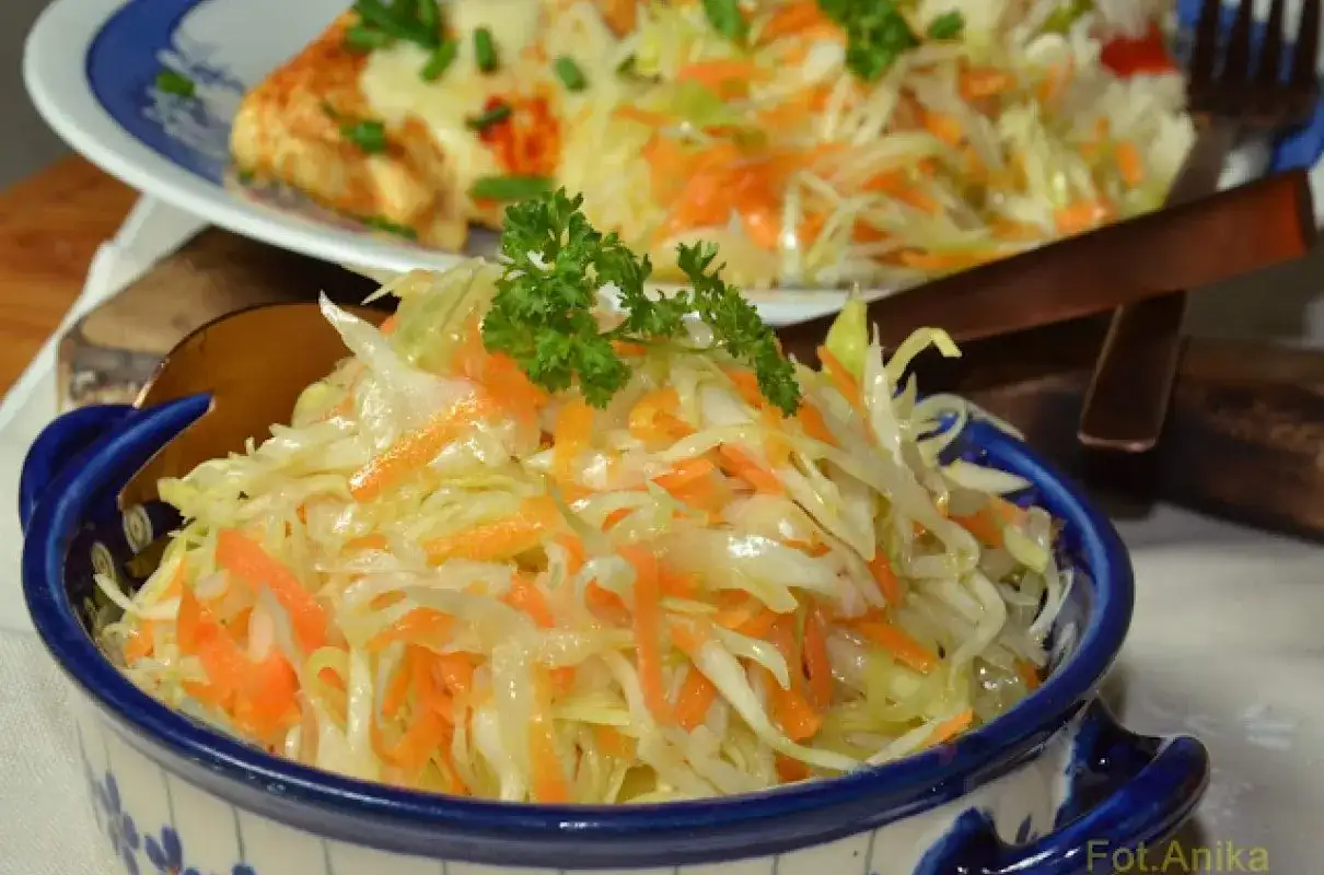 Surówka z białej kapusty jak w chińskiej restauracji - prosty przepis