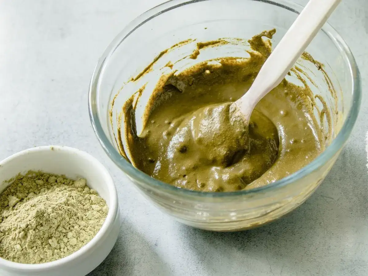 Jak stosować hennę do włosów, aby uniknąć nieprzyjemnych niespodzianek