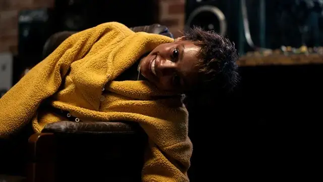 Analiza filmu 'Mów do mnie': nowe oblicze horroru w kinie