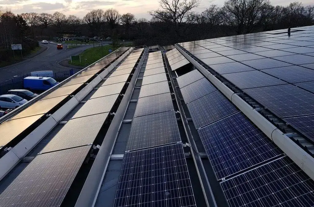 Czym różni się falownik od inwertera? Kluczowe różnice i zastosowania wyjaśnione