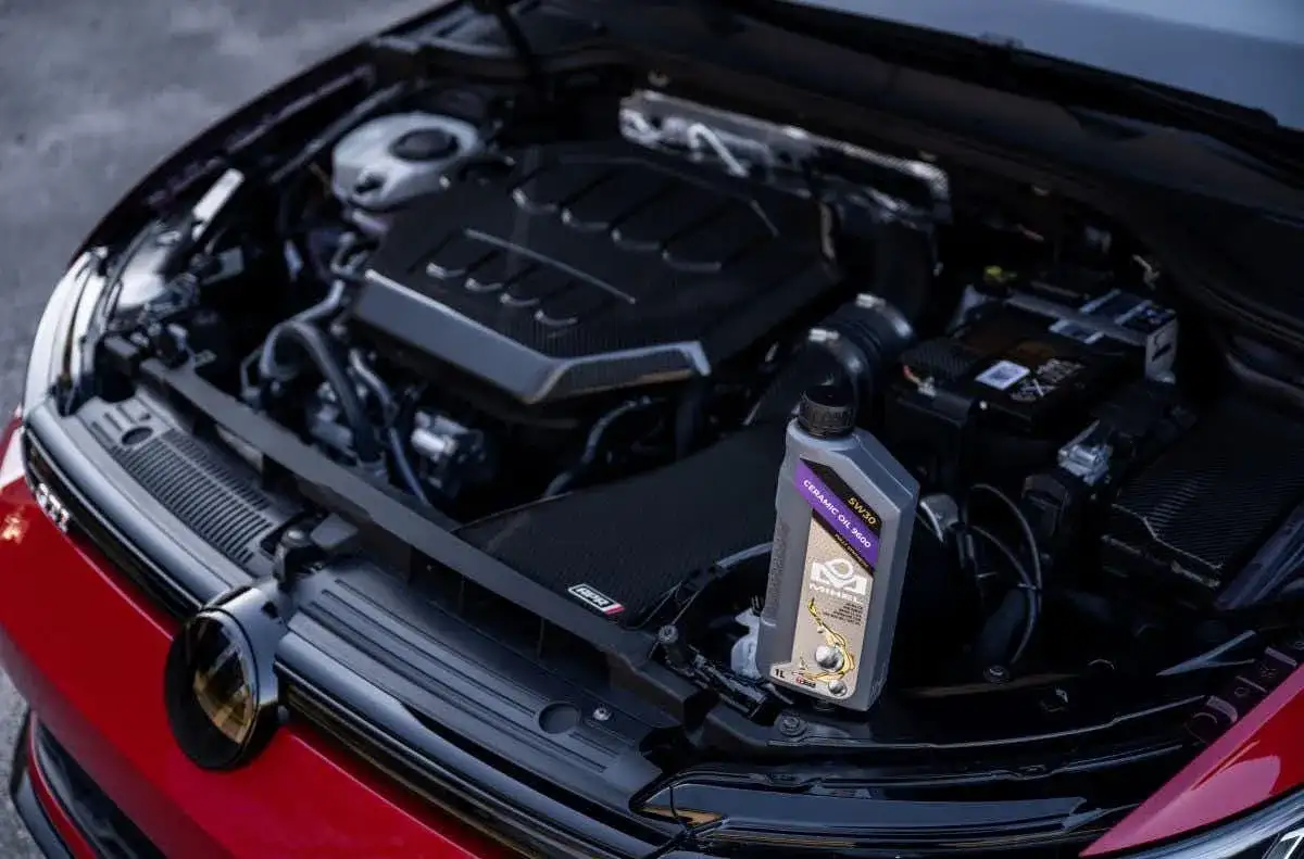 Poznaj najczęstsze objawy braku oleju w silniku, zanim będzie za późno