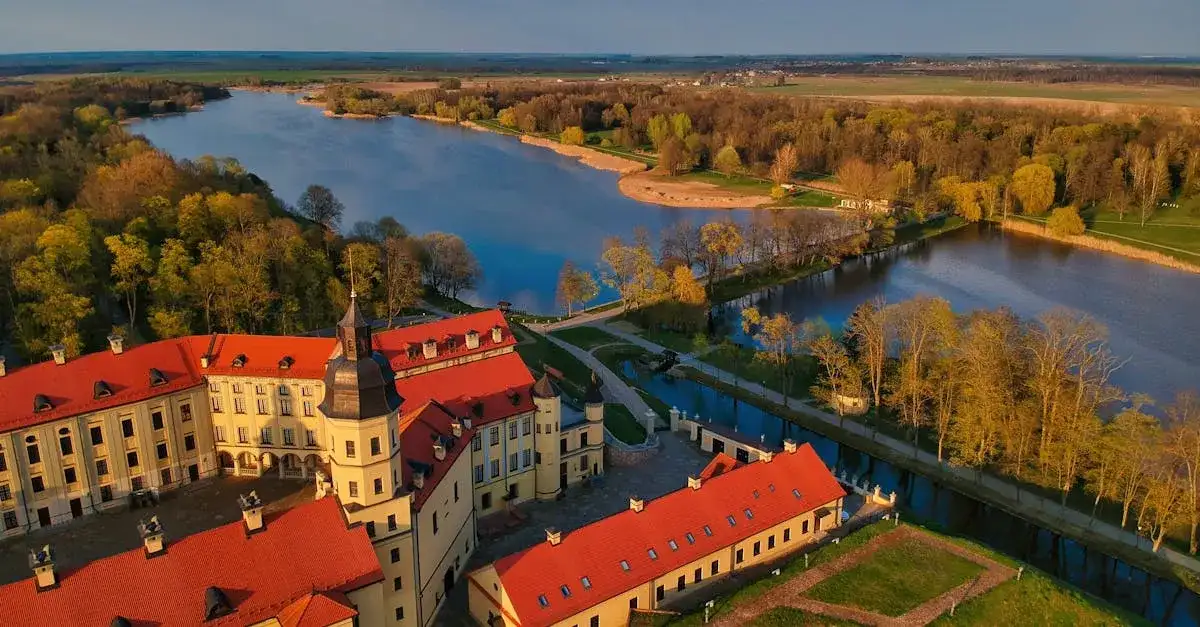 Najlepsze miejsca do zwiedzania i atrakcje Warmii i Mazur na mapie