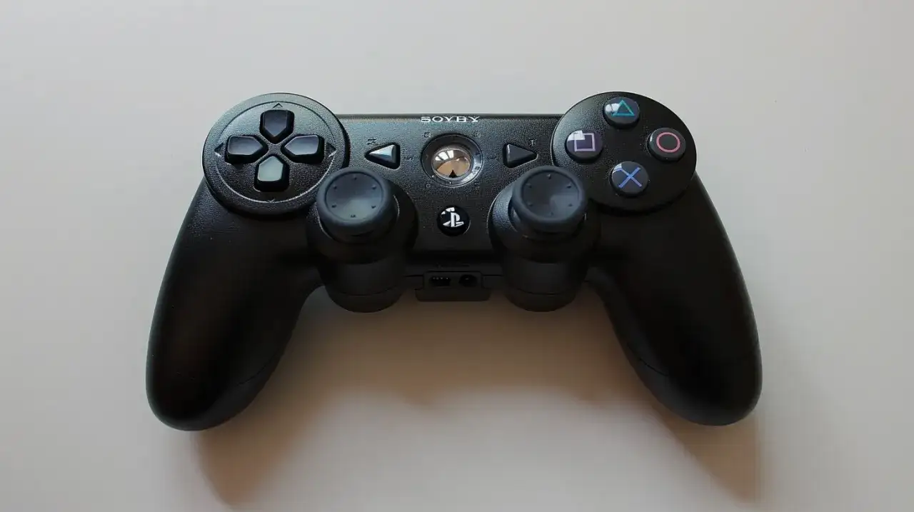 Oryginalny pad PS3: Jak odróżnić od podróbki? Oto nasz poradnik