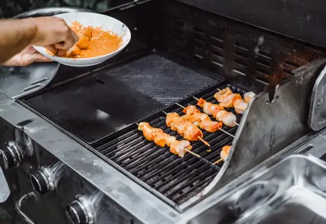 Jak wyczyścić grill gazowy?