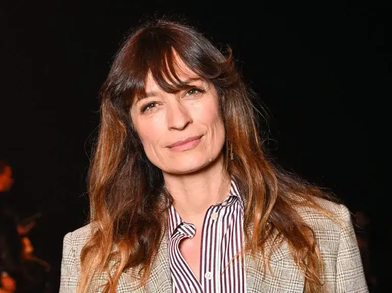 Najlepsze kremy BB dla cery dojrzałej – nawilżenie i anti-aging