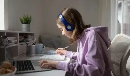 Nauczanie domowe w liceum – jak wygląda, wymagania i czy warto?