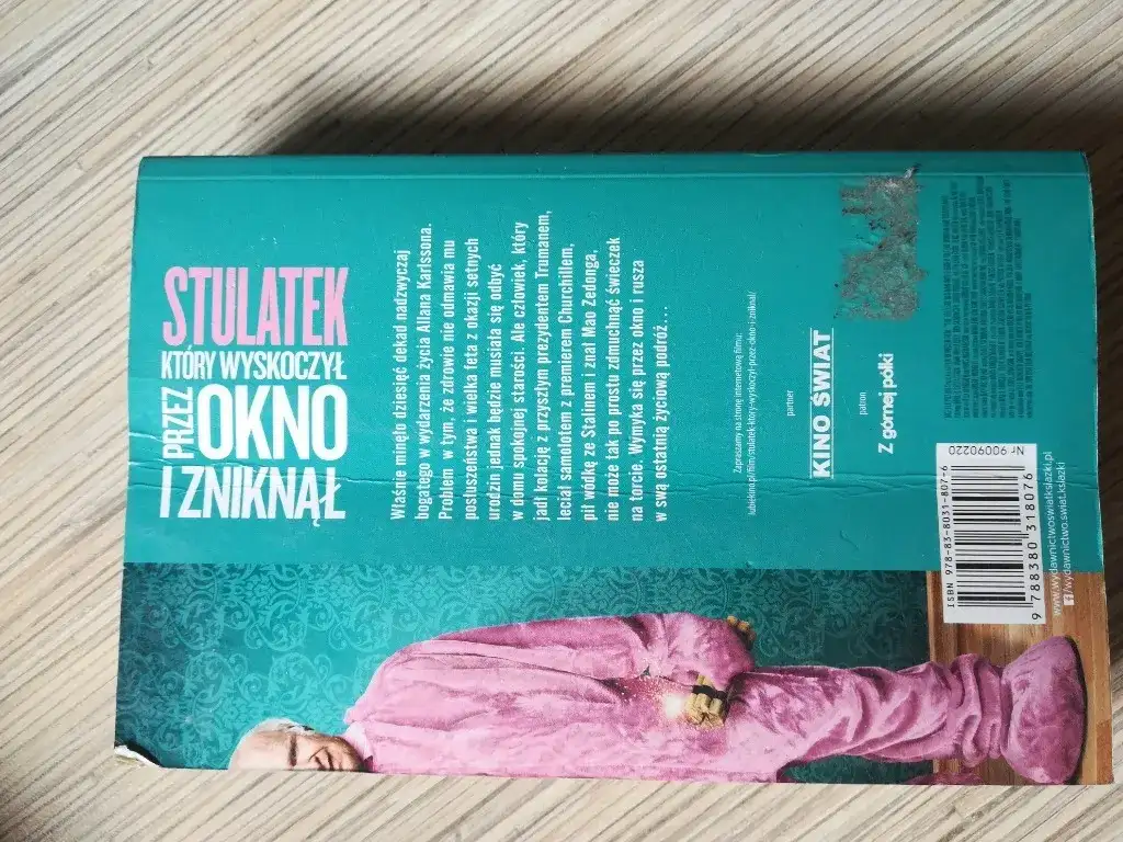 O stulatku, który wyskoczył przez okno i zniknął – tajemnica, fabuła i recenzje książki