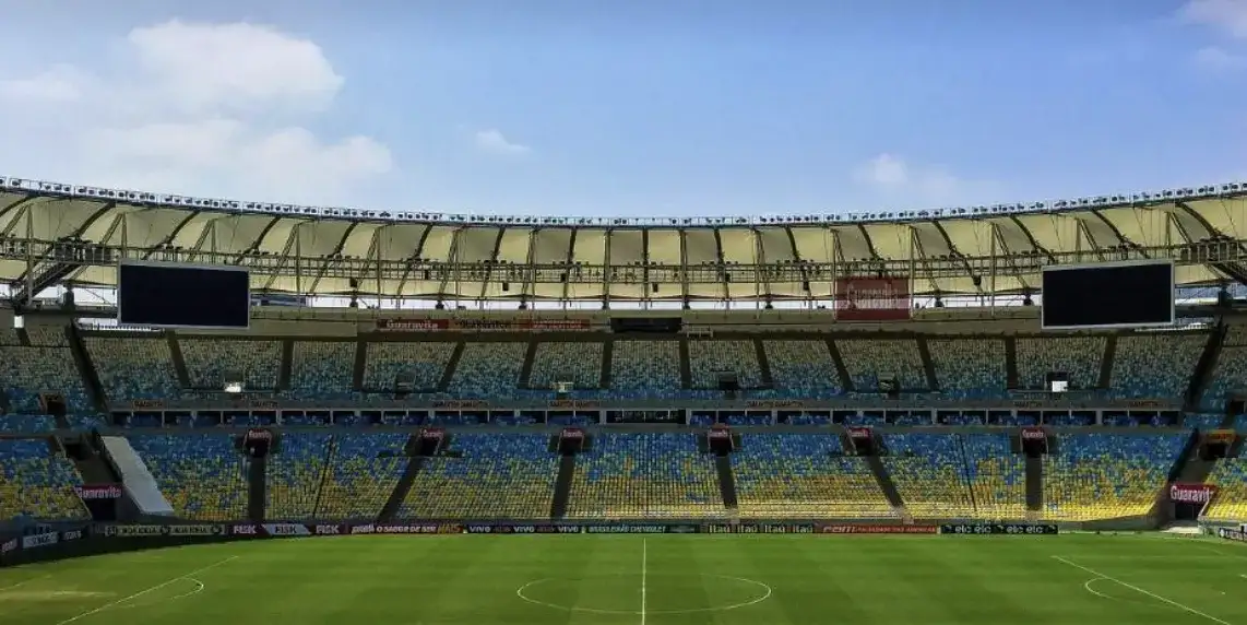 Od pierwszego meczu piłki nożnej w Krakowie do zakładów online: historia Polski