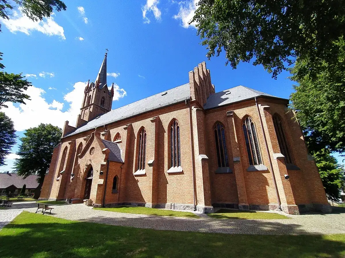 Swarzewo sanktuarium - miejsce cudów i duchowego odnowienia w Kaszubach