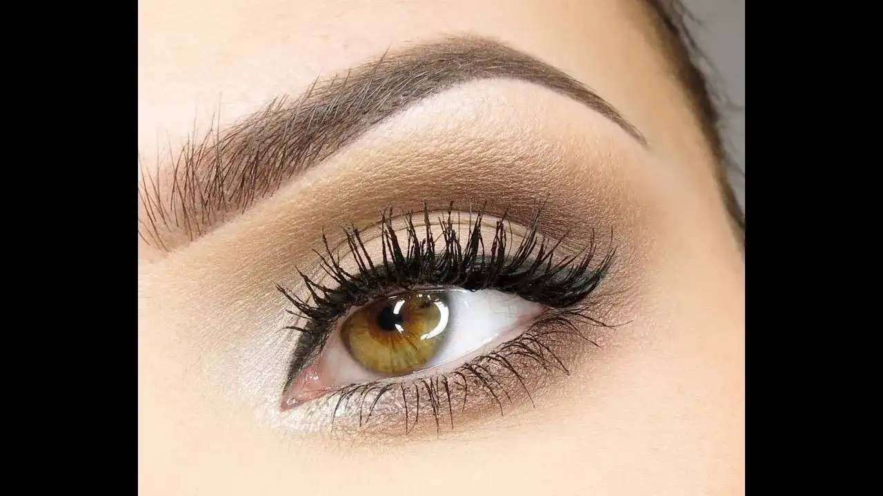 Jak powiększyć oczy makijażem – proste triki i skuteczne techniki