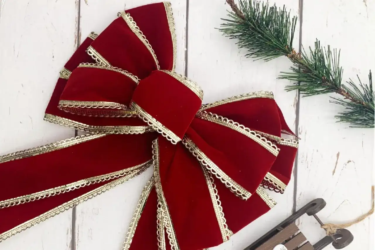 Jak zrobić piękne kokardy na Boże Narodzenie - proste sposoby krok po kroku