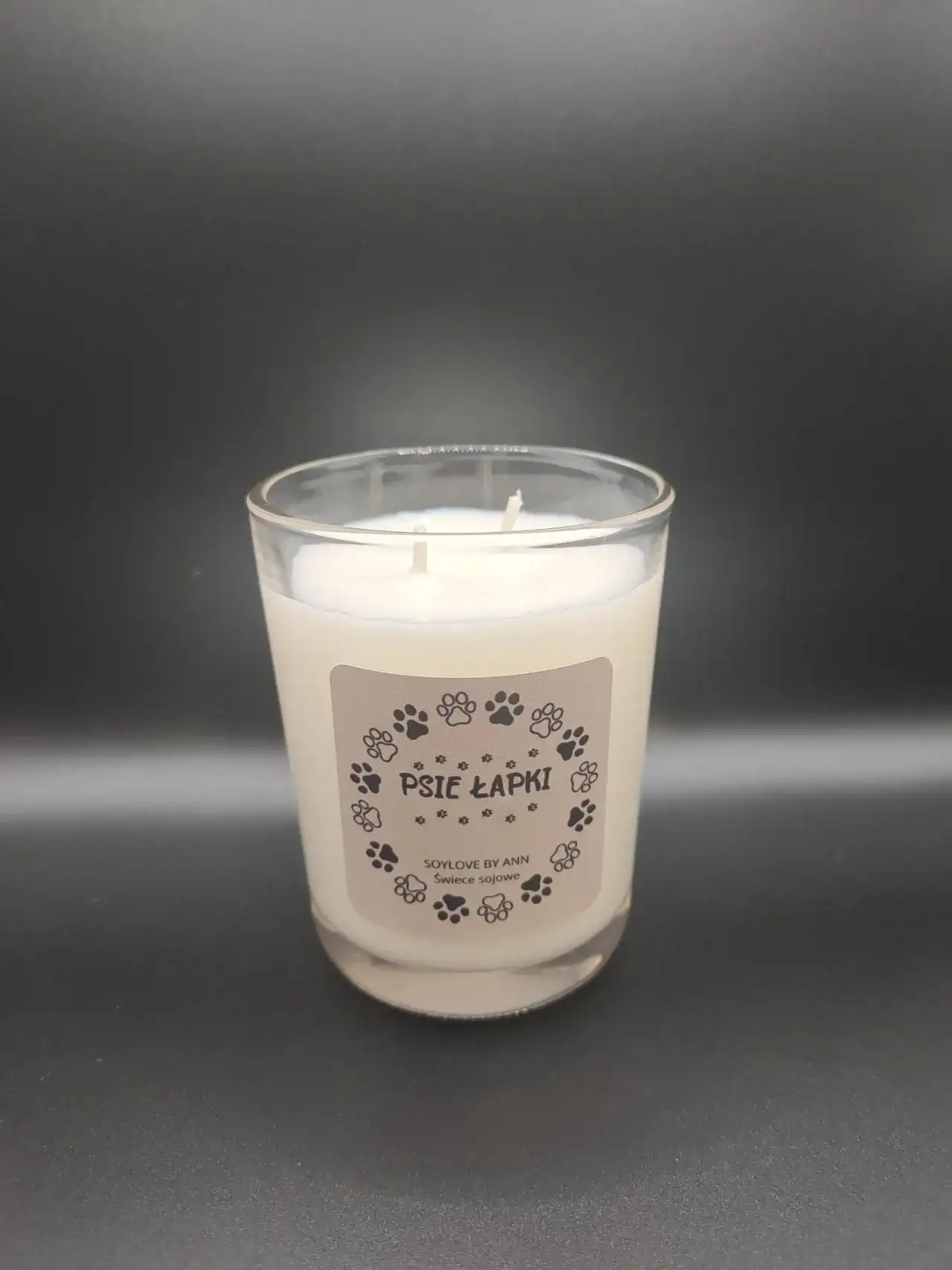 Świeczka o zapachu psich łap – unikalny aromat dla miłośników psów