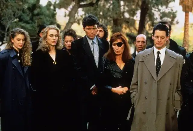 Miasteczko Twin Peaks: O co chodzi w kultowym serialu Lyncha?