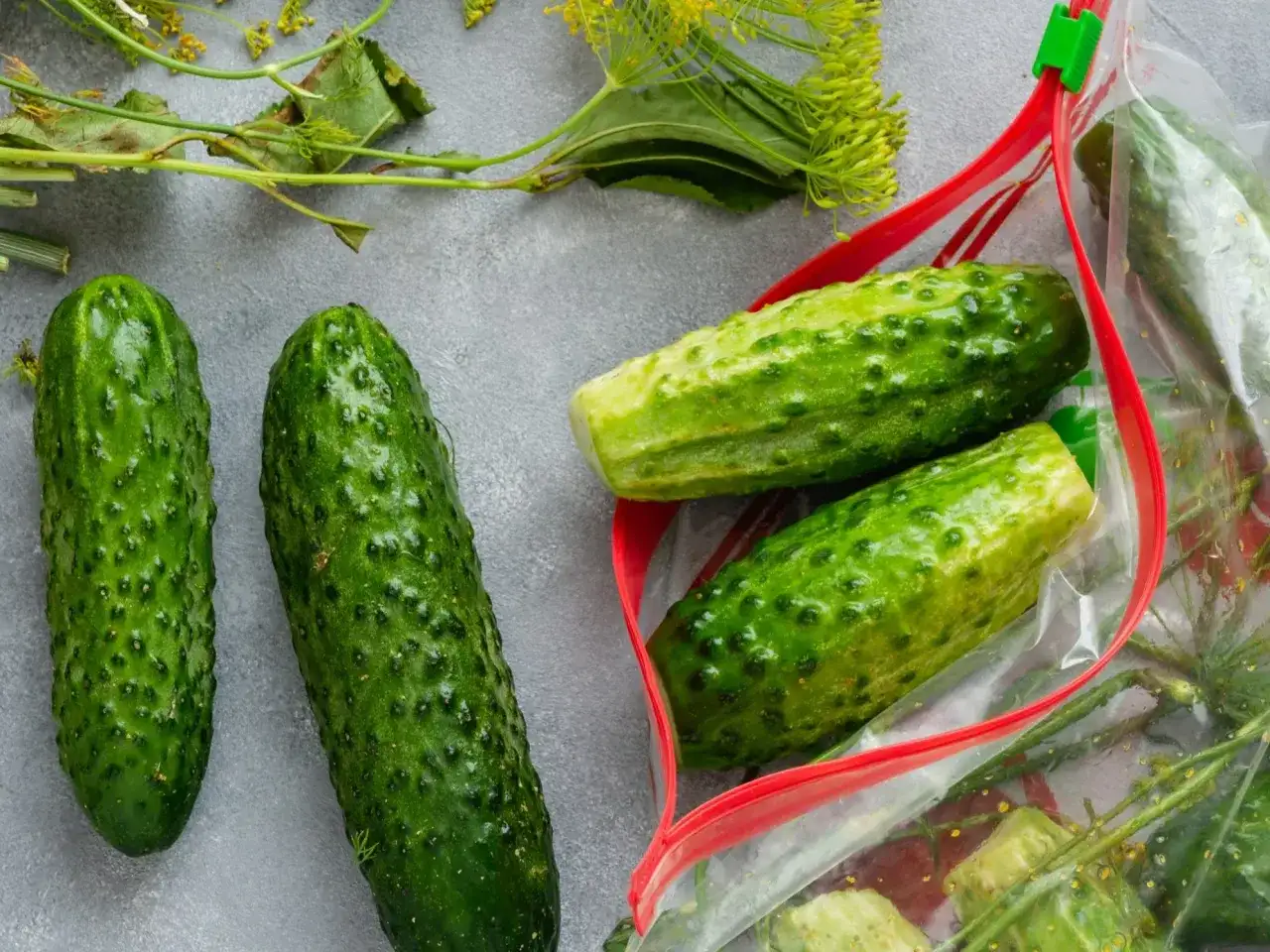 Szybkie i pyszne ogórki małosolne na szybko - przepis na każdą okazję