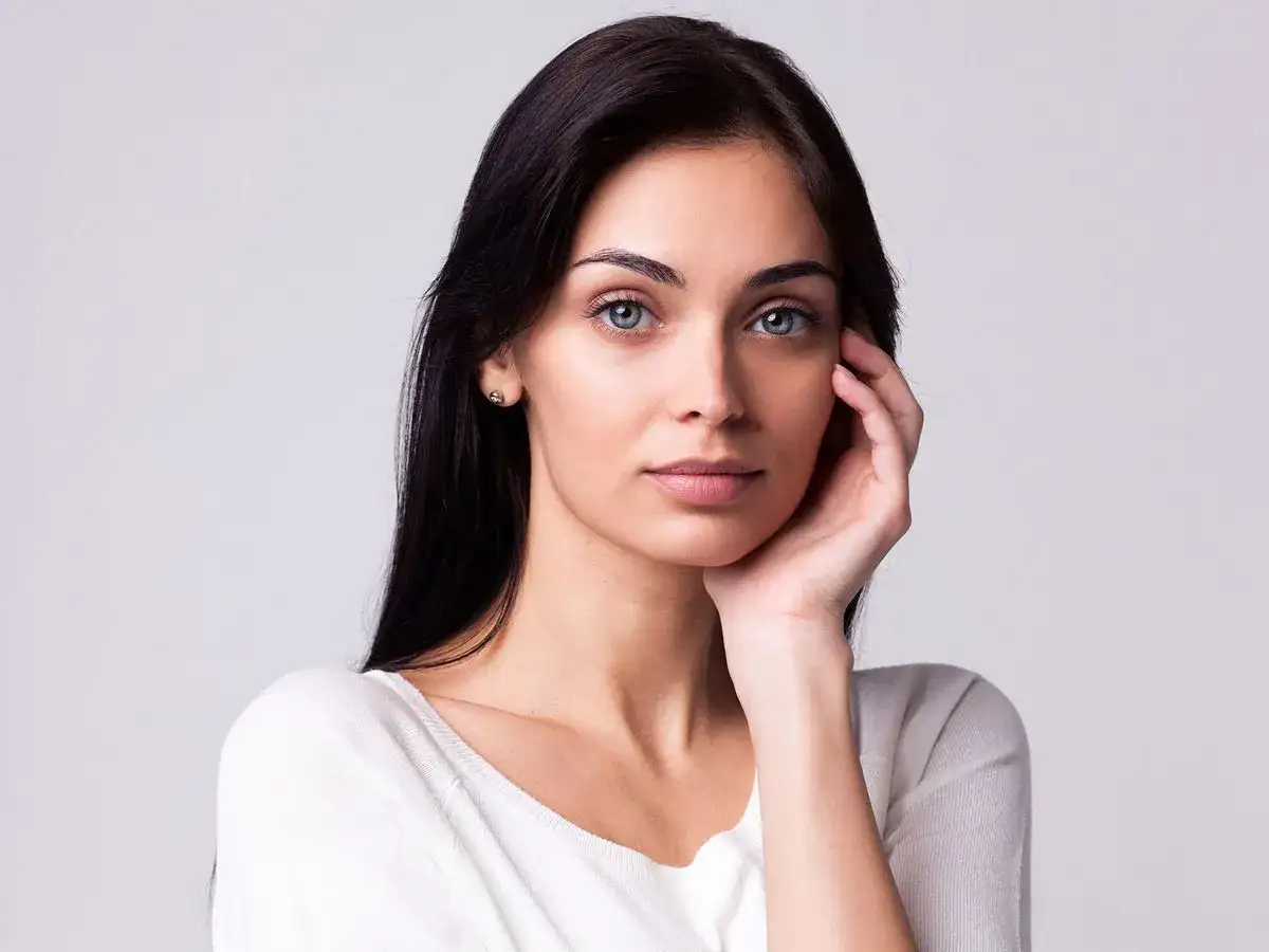 Jak rozświetlić cerę: skuteczne sposoby na zdrowy blask skóry