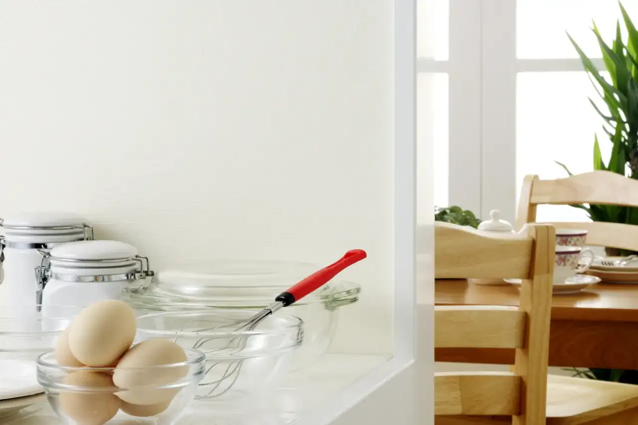 Czym skleić krzesło drewniane, aby naprawić je na zawsze?