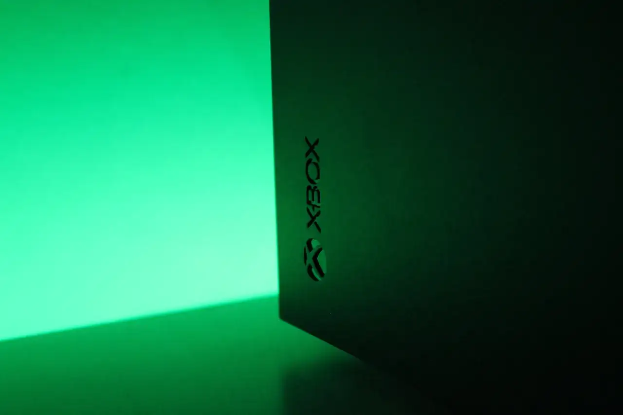 Xbox Series X: pionowo czy poziomo? Jak ustawić, by nie przegrzać?