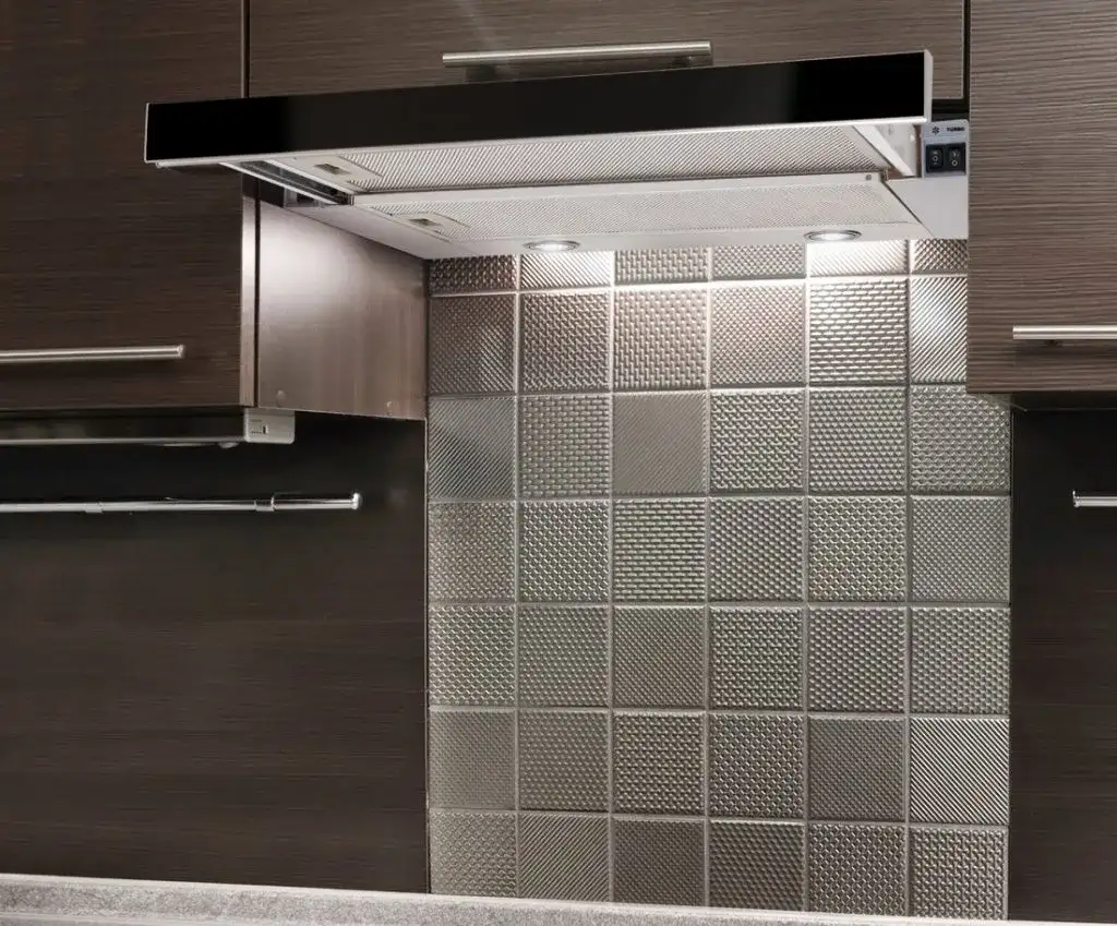 Jaką szafkę pod okap teleskopowy wybrać: wymiary i zasady montażu