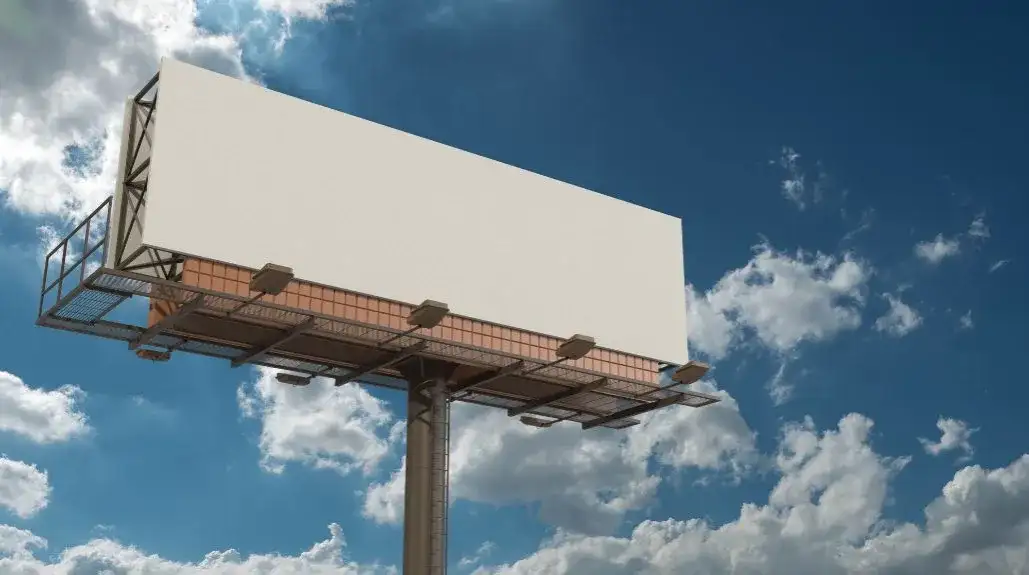 Ile można zarobić na bilbordzie? Poznaj realne zyski i koszty