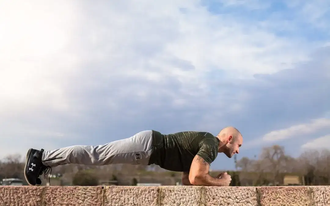 Trening obwodowy: Kompleksowy przewodnik. Spalaj tłuszcz i buduj siłę!