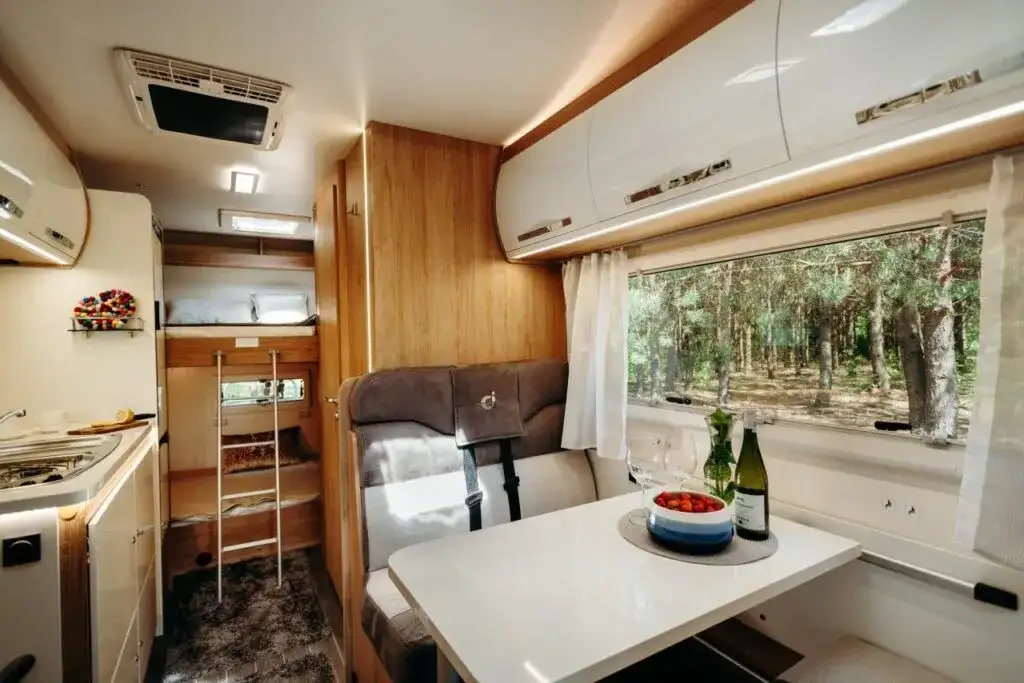 Kamper ile osobowy - ile osób możesz zabrać w podróż?